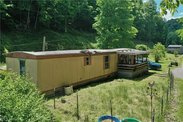 652 Dennis Fork RD, Mt Zion, WV 26151