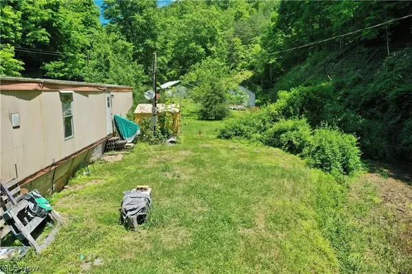 652 Dennis Fork RD, Mt Zion, WV 26151
