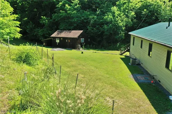 190 Lazy Run RD, Millstone, WV 25261