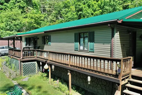 190 Lazy Run RD, Millstone, WV 25261