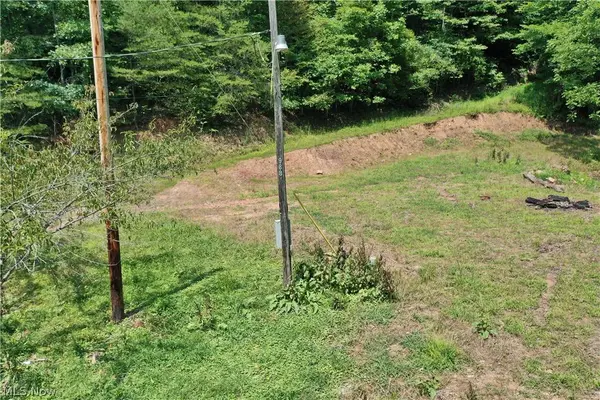 998 Sugarcamp RD, Big Bend, WV 26136