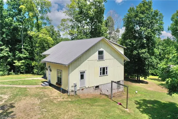 8437 S Calhoun HWY, Millstone, WV 25261