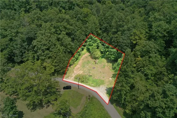 998 Sugarcamp RD, Big Bend, WV 26136