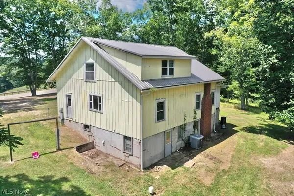 8437 S Calhoun HWY, Millstone, WV 25261