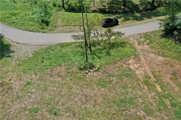 998 Sugarcamp RD, Big Bend, WV 26136