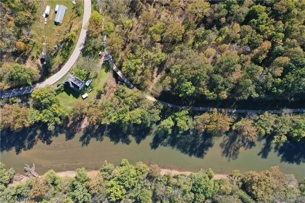 0001 Lock Five RD, Elizabeth, WV 26143