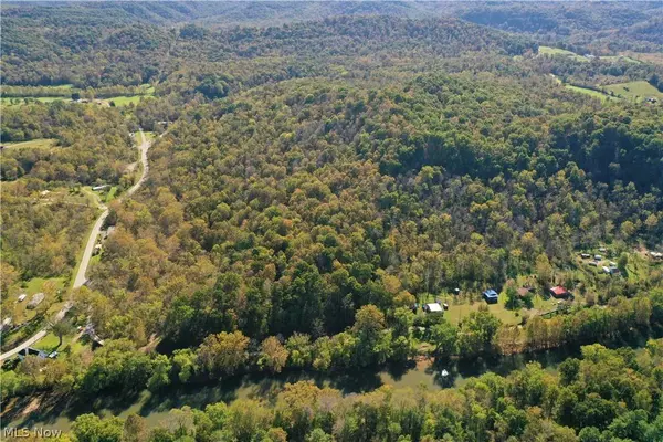 0001 Lock Five RD, Elizabeth, WV 26143