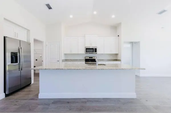 2372 SW Import DR #2372, Port St Lucie, FL 34953