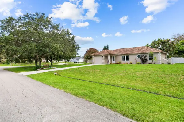 265 SW Dalton CIR