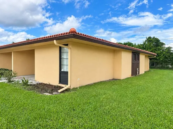 5933 FOREST HILL BLVD #8, West Palm Beach, FL 33415