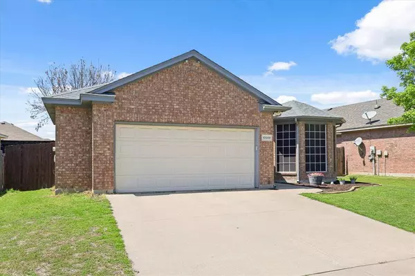 10509 Cloisters Drive, Fort Worth, TX 76131