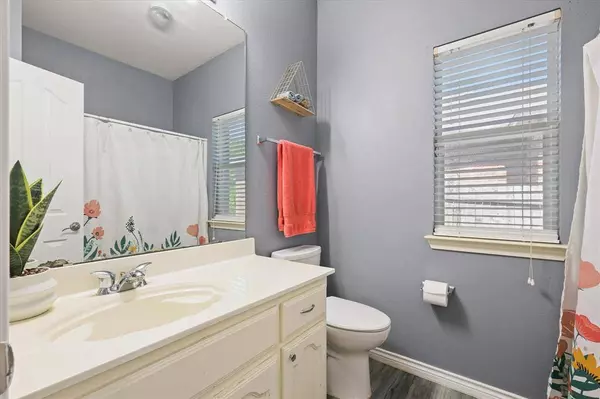 10509 Cloisters Drive, Fort Worth, TX 76131