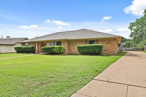 3909 Felisa Place, Fort Worth, TX 76133