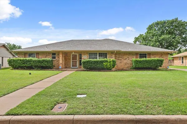 3909 Felisa Place, Fort Worth, TX 76133