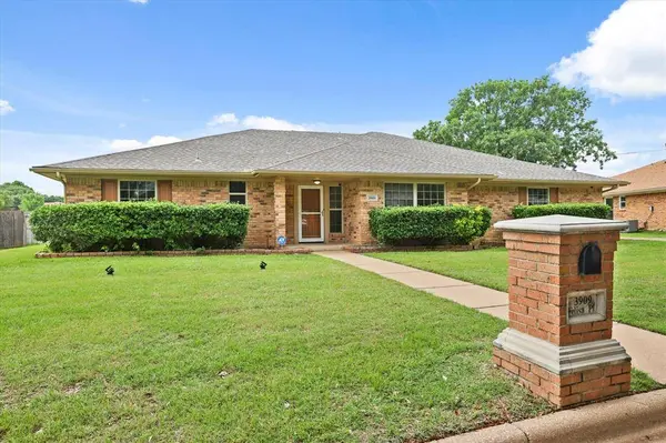 3909 Felisa Place, Fort Worth, TX 76133
