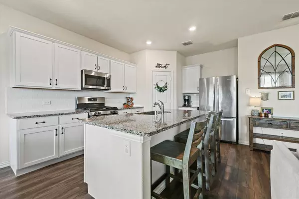 660 Ridgeback Trail, Fort Worth, TX 76052