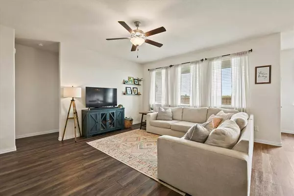 660 Ridgeback Trail, Fort Worth, TX 76052