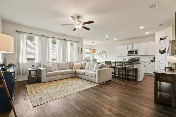 660 Ridgeback Trail, Fort Worth, TX 76052