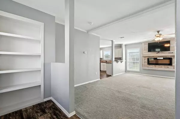 160 Chisholm Hills Court, New Fairview, TX 76078