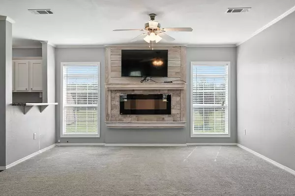 160 Chisholm Hills Court, New Fairview, TX 76078