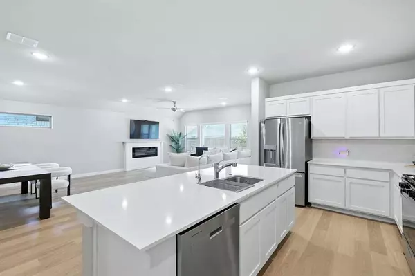 14733 Desert Door Drive, Fort Worth, TX 76052