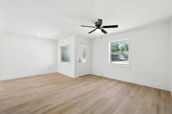 1820 Kent Drive, Arlington, TX 76010