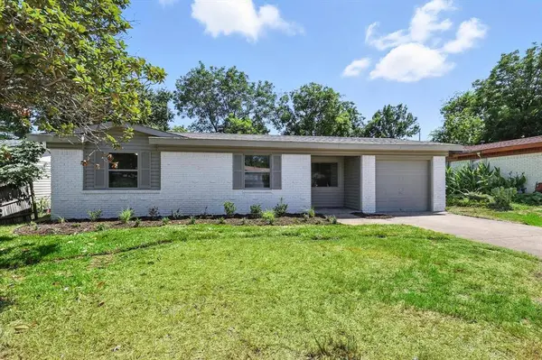 1820 Kent Drive, Arlington, TX 76010