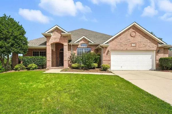 65 Lucas Lane, Edgecliff Village, TX 76134