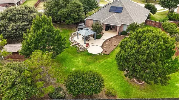 65 Lucas Lane, Edgecliff Village, TX 76134
