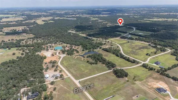 8000 Oak Grove Court, Poolville, TX 76487