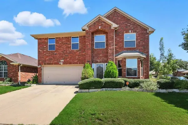 8521 Rock Creek Drive, Fort Worth, TX 76123