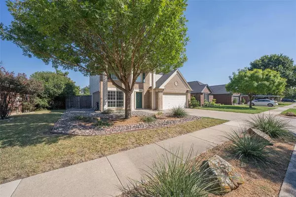 7020 Thomas Place, Watauga, TX 76148