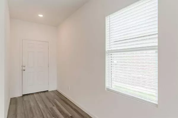 1737 Escondido Drive, Fort Worth, TX 76052