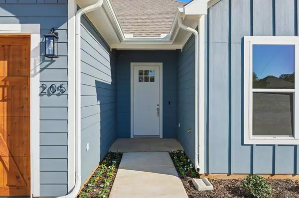 205 S Atwood Street, Boyd, TX 76023