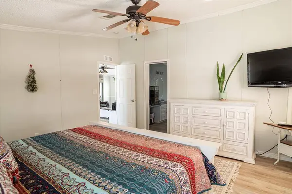 593 Chisholm Hills Drive, New Fairview, TX 76078