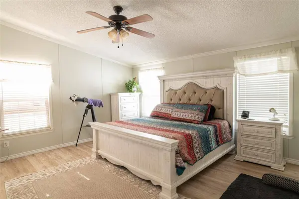 593 Chisholm Hills Drive, New Fairview, TX 76078