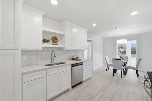 6713 Del Prado Avenue, Fort Worth, TX 76133