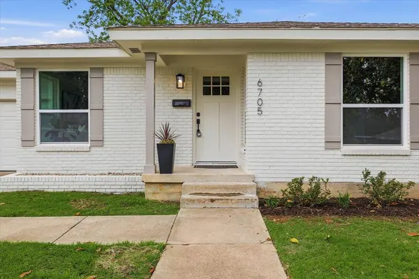 6705 Park Place Drive, Richland Hills, TX 76118