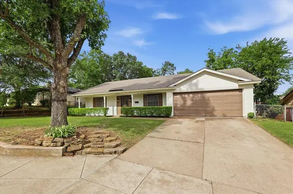 7304 Camelot Road, Fort Worth, TX 76134