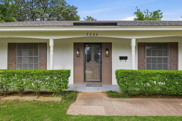 7304 Camelot Road, Fort Worth, TX 76134