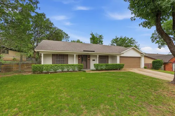 7304 Camelot Road, Fort Worth, TX 76134