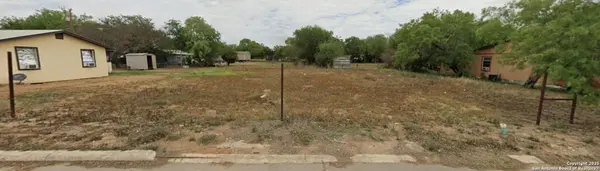 10 Willow st, Pearsall, TX 78061