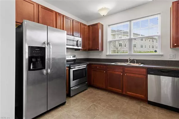 4316 Hillingdon BND #101, Chesapeake, VA 23321