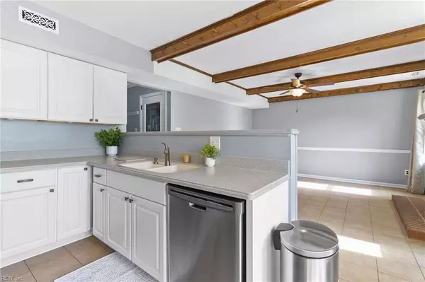 1760 Moonstone DR, Virginia Beach, VA 23456