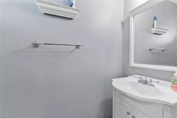 1760 Moonstone DR, Virginia Beach, VA 23456