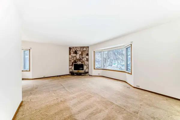 5116 33 ST NW, Calgary, AB T2L 1V4