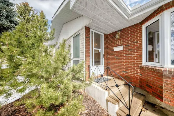 5116 33 ST NW, Calgary, AB T2L 1V4