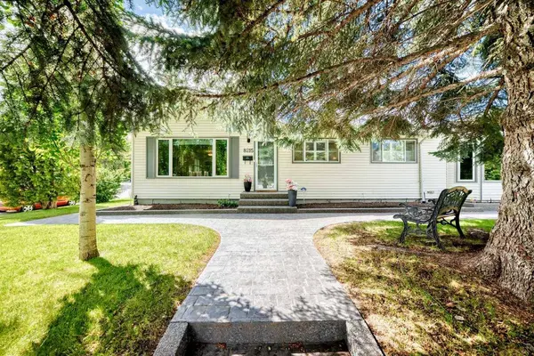 8215 5 ST SW, Calgary, AB T2V 1C6