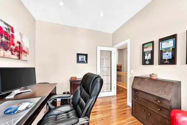 253 Bridle Estates RD SW, Calgary, AB T2Y 0G1