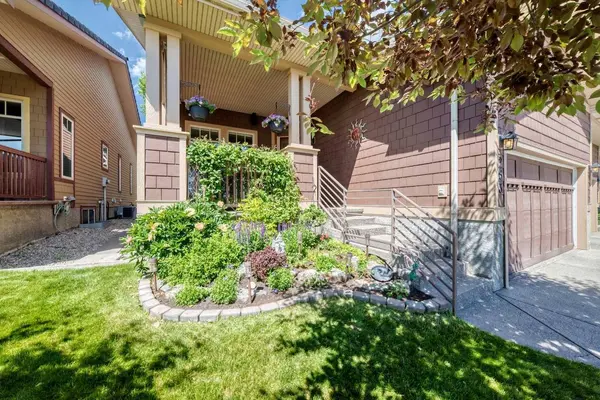 253 Bridle Estates RD SW, Calgary, AB T2Y 0G1